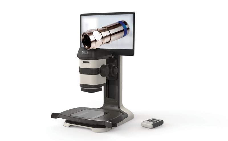 Ergonomski digitalni mikroskop sa stereo prikazom metalnog cjevastog dijela na pripadajućem monitoru